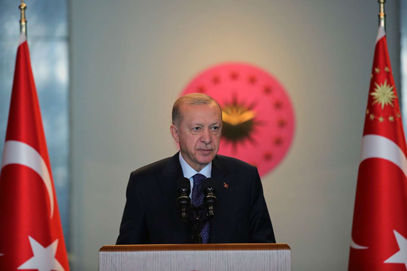 Cumhurbaşkanı Erdoğan: Din görevlilerin asıl sorumluluğu kalpleri iman esaslarıyla aydınlatmaktır Cumhurbaşkanı Erdoğan: Din görevlilerin asıl sorumluluğu kalpleri iman esaslarıyla aydınlatmaktır